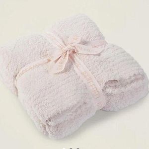 barefoot dreams blanket!